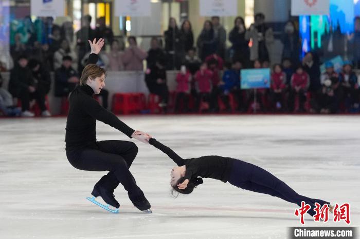 湖南省百万人上冰·长沙站：中俄花滑运动员助阵