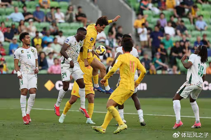 国足0-2负喀麦隆 青年军实战历练成关键收获