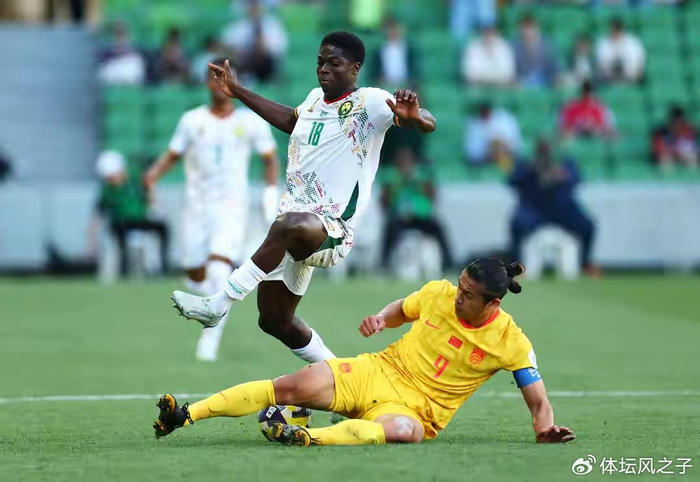 国足0-2负喀麦隆 青年军实战历练成关键收获