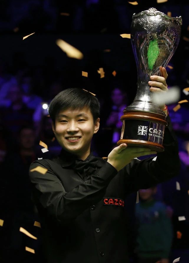 赵心童力克威廉姆斯创历史 中国斯诺克首夺世锦