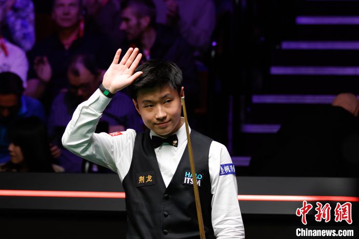 赵心童力克威廉姆斯创历史 中国斯诺克首夺世锦
